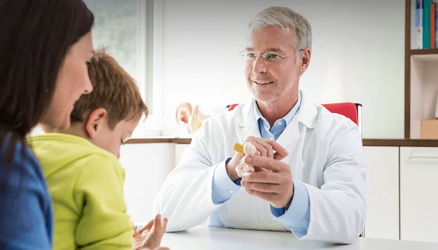 Die Experten-Plattform
Für niedergelassene
HNO-Ärzt*innen
Bleiben Sie Up-To-Date mit dem hearbetter Newsletter.
Entdecken Sie die neuesten Trends in der Hörimplantation, erhalten Sie interessante Patientenfälle und aktuelle Studien kurz und prägnant für niedergelassene Ärzt*innen aufbereitet. Abonnieren Sie unseren Newsletter!